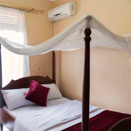 Rwenzori International Hotel Kasese Buitenkant foto