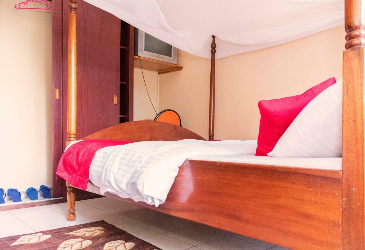 Rwenzori International Hotel Kasese Buitenkant foto