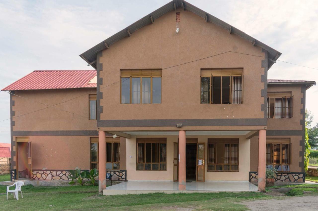 Rwenzori International Hotel Kasese Buitenkant foto