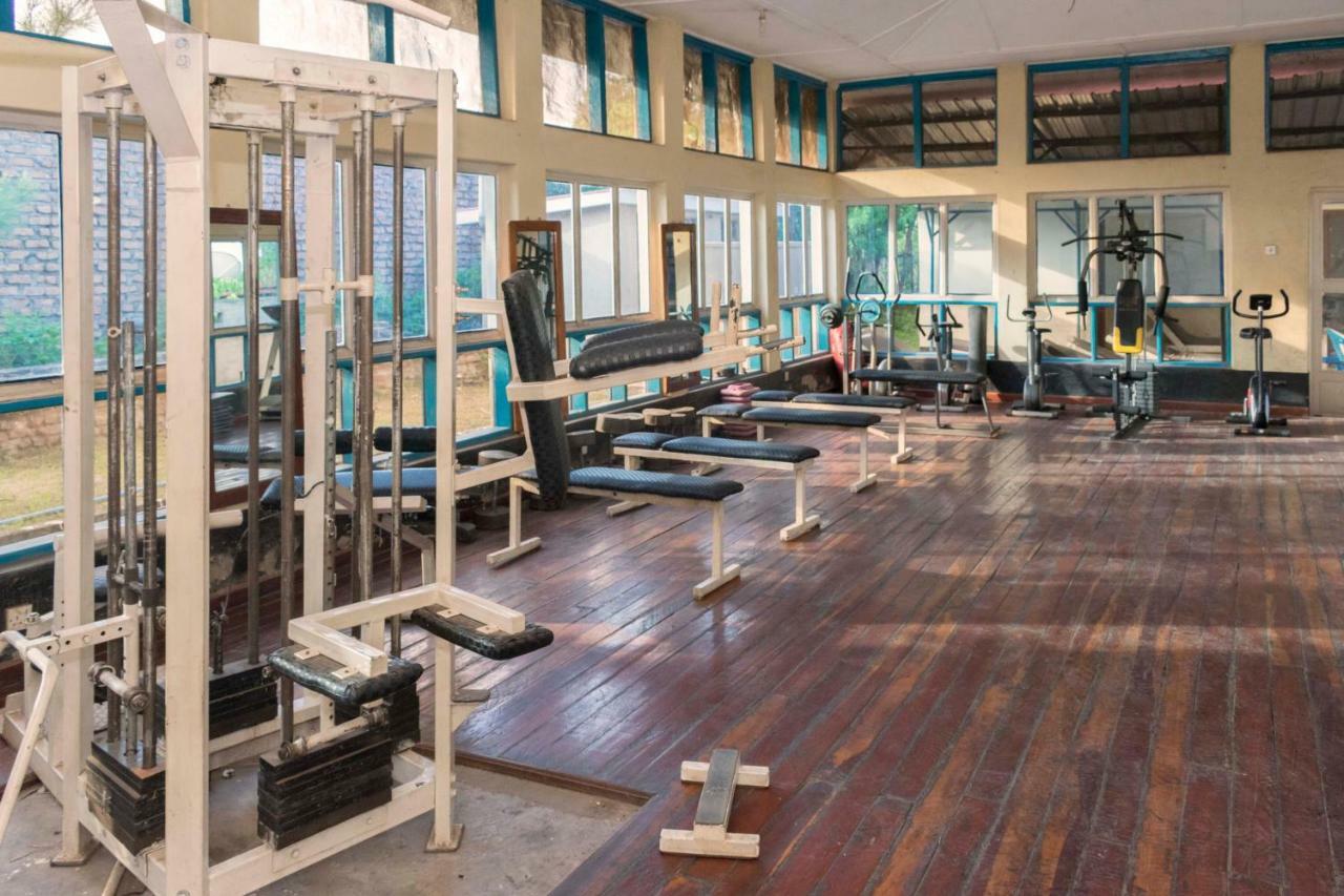 Rwenzori International Hotel Kasese Buitenkant foto