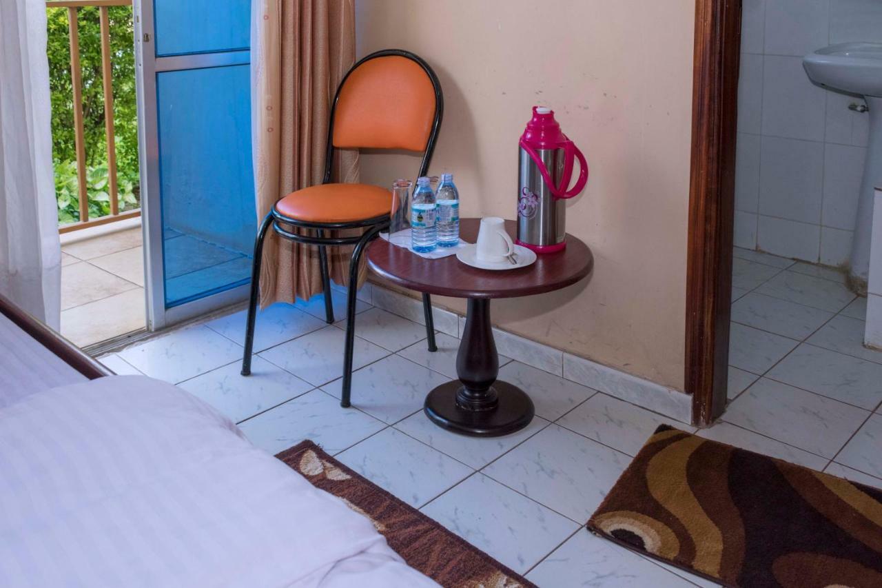 Rwenzori International Hotel Kasese Buitenkant foto