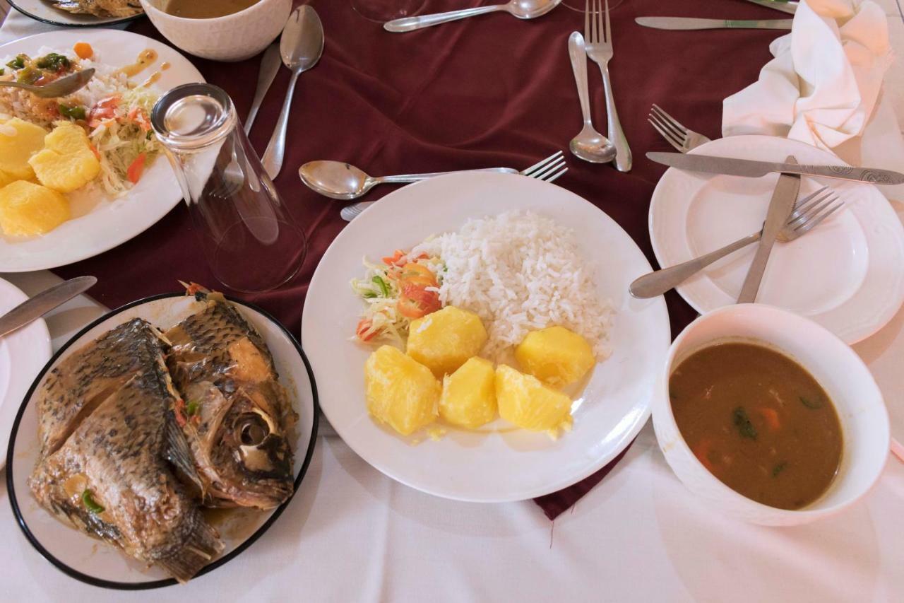 Rwenzori International Hotel Kasese Buitenkant foto