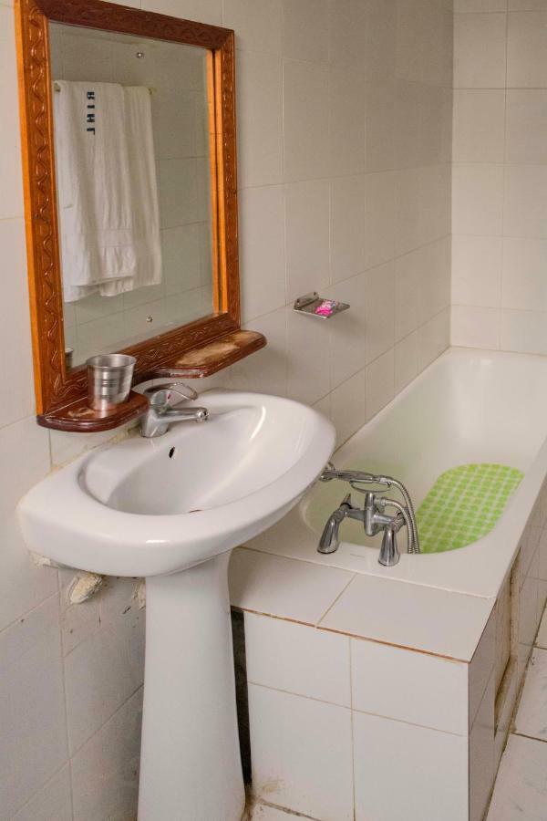 Rwenzori International Hotel Kasese Buitenkant foto