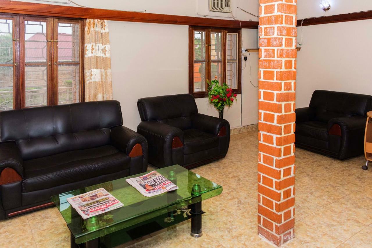 Rwenzori International Hotel Kasese Buitenkant foto
