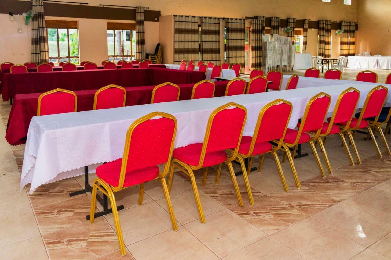 Rwenzori International Hotel Kasese Buitenkant foto