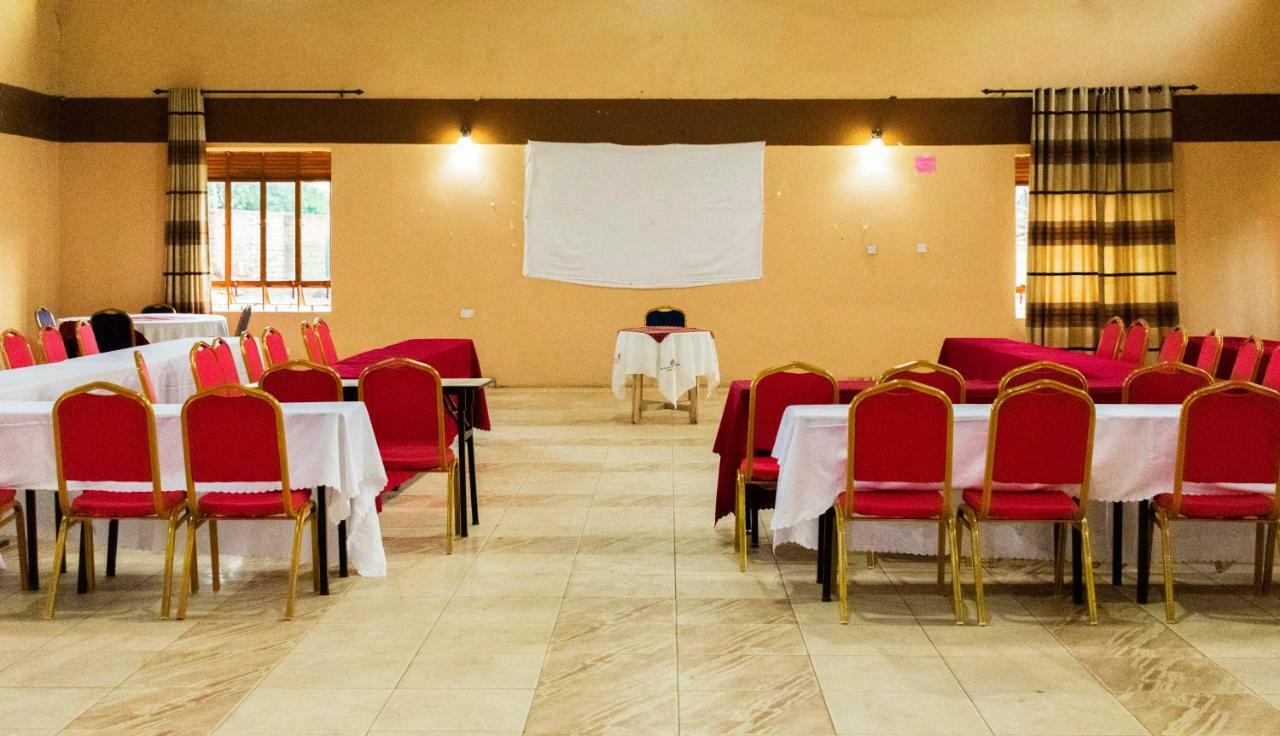 Rwenzori International Hotel Kasese Buitenkant foto